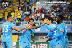 战报·青岛西海岸1-1云南玉昆 奥斯卡头球破门